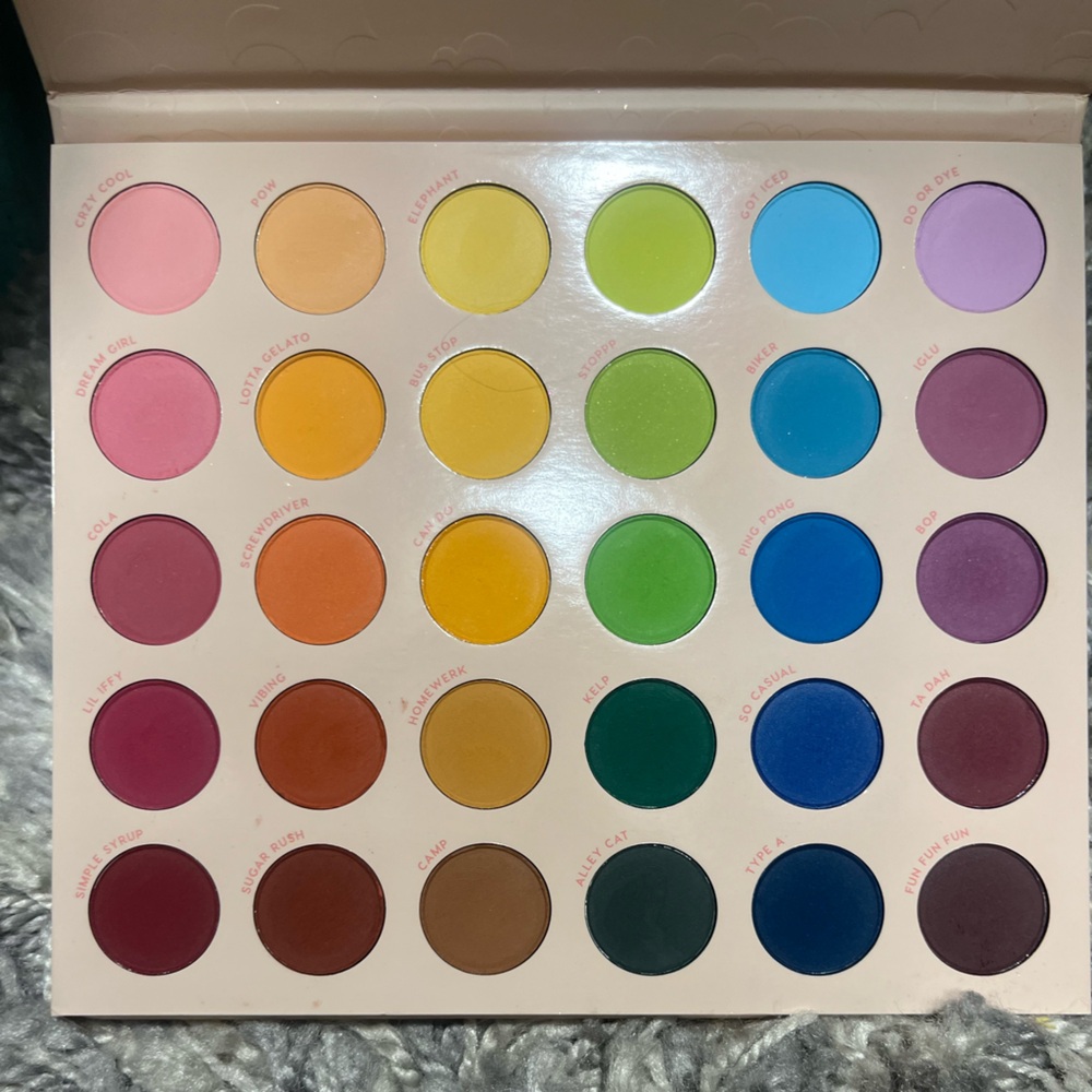 Colourpop Matte About Hue palette